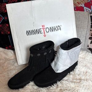 Minnetonka Black Suede Fringe Ankle Moccasins with Conchos NIB